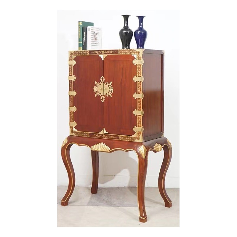 Armoire chinoise laquée motifs geishas Armoire chinoise laquée motifs geishas