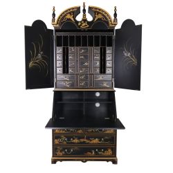 Secrétaire scriban chinois laque noire motifs personnages peints