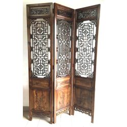 Paravent en bois sculpté