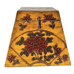 Boîte tibétaine pour objets rituels