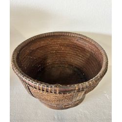 Panier laotien à légumes tressé