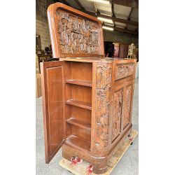 Meuble bar sculpté avec rangements