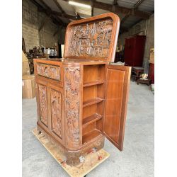 Meuble bar sculpté avec rangements