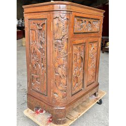 Meuble bar sculpté avec rangements