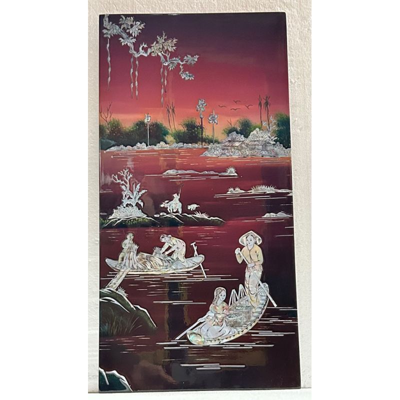 Tableau laqué vietnamien - Pêcheurs sur le Mékong en incrustations de nacre burgauté