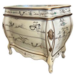 Commode chinoise laque ivoire avec incrustations de geishas en nacre