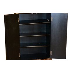 Armoire chinoise avec personnages en nacre 