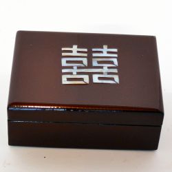 Jewelry box lacquer inlaid with kanji
