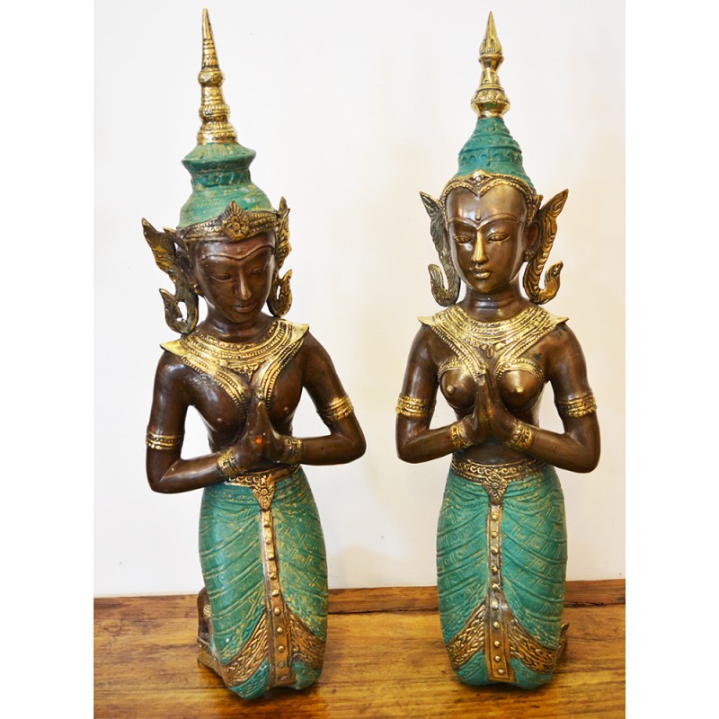 Sculpture thai dancers