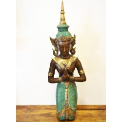 Statue welcome bronze robe verte